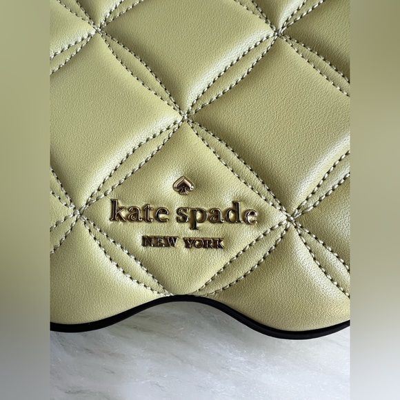 Excellent Condition Kate Spade New York Women's♠️ Honeycrisp Apple Crossbody Bag - Picture 9 of 12